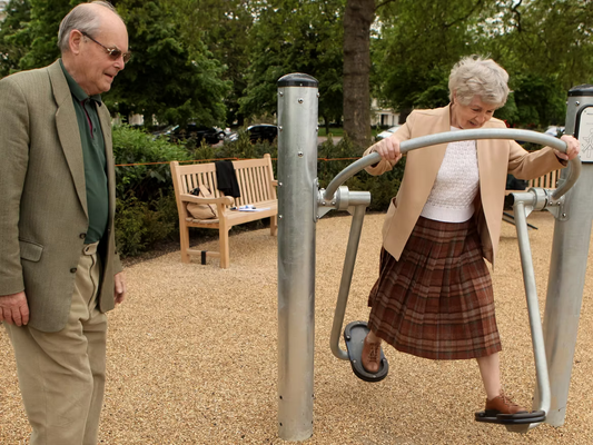 Fear of falling changes how we balance — and the vestibular system shows it.